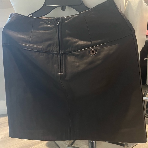 Lord & Taylor Dark Brown Short Leather Skirt - Picture 3 of 7